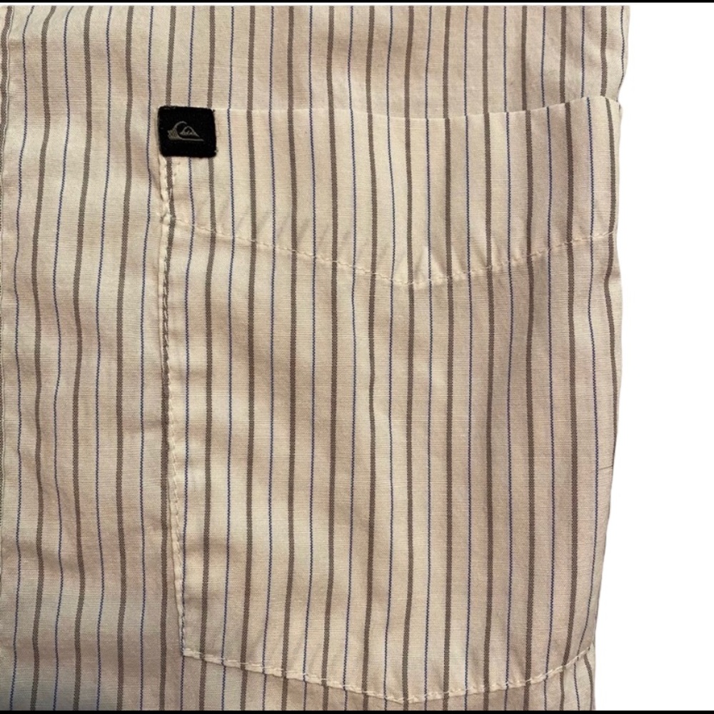 Quiksilver Shirt Men’s Short Sleeve White Gray Pinstripes Button Down Casuall - Picture 7 of 7
